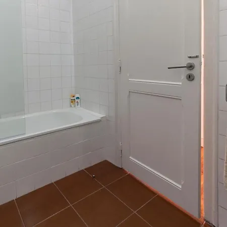 Center * Лісабон